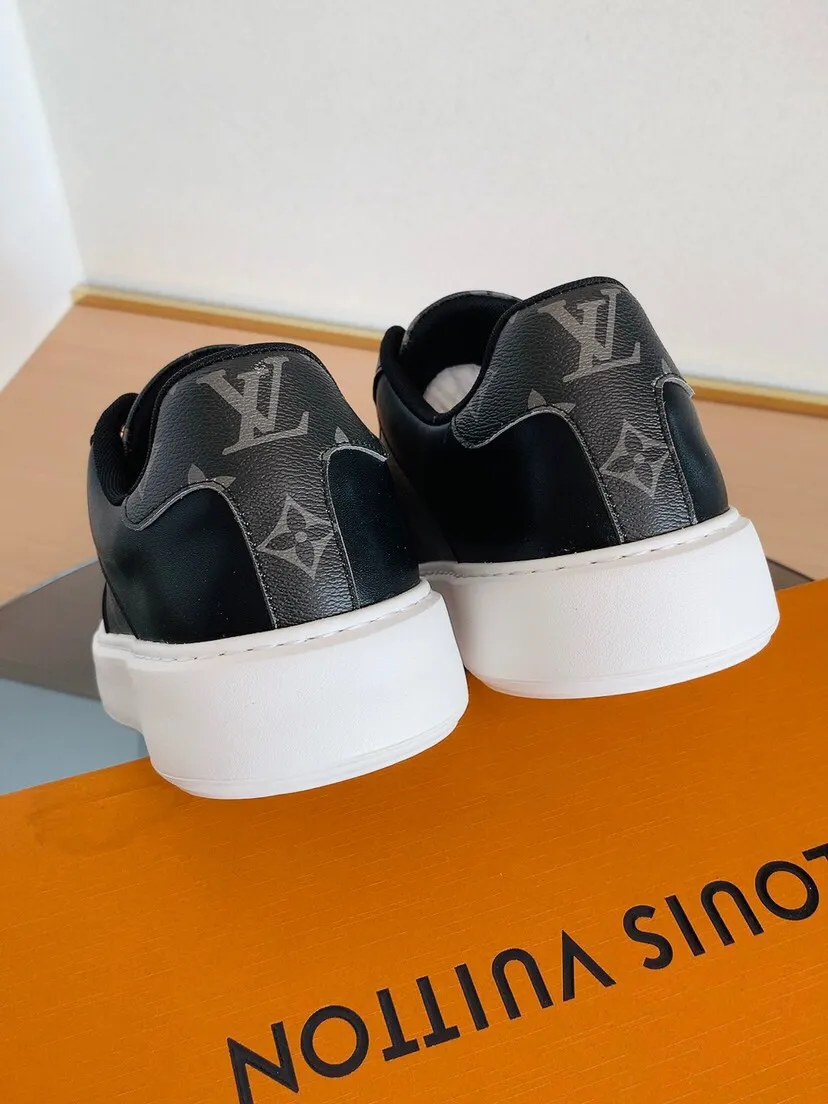 Factory price 420. [LV] Louis Vuitton's latest 🎁🎁 fashionable casual men's shoes 👟, hot style 💥 simple and elegant style, exclusive for trendy men. Unique official website latest brand 👑 original decoration, fashionable and generous, original cowhide leather ✅ breathable sheepskin lining, official website designated wear-resistant casual outsole, classic model taken in kind 🎬38-44. Can be customized45